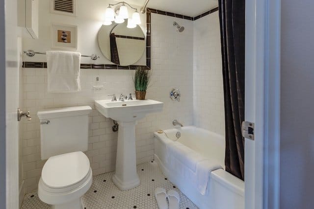 Toilet Backing Up Into Bathtub Shower, Toilet And Bathtub Backing Up In Apartment